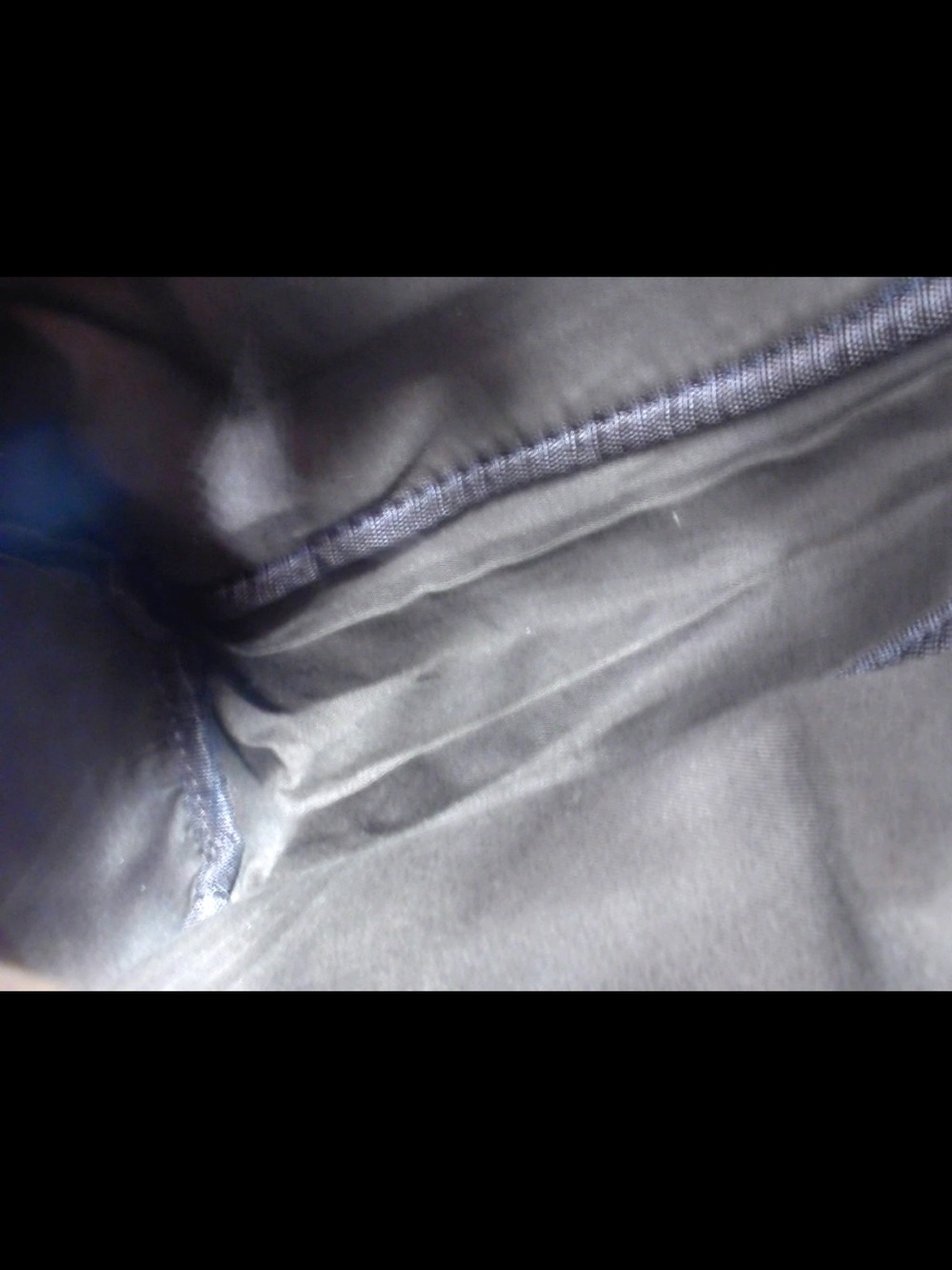 b.o.c Born Concept Pebbled Navy Brown Shoulder Bag Zipper Accent Adjustable Stra - Picture 14 of 16